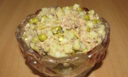 Рыбный салат из консервов с картошкой рецепт