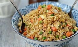 Как приготовить рис по китайски с яйцом