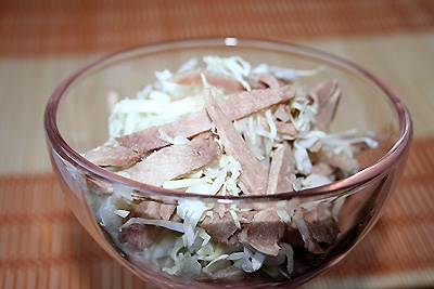 Острый салат из языка и капусты - салат фото рецепты